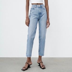 ZARA MOM FIT JEANS